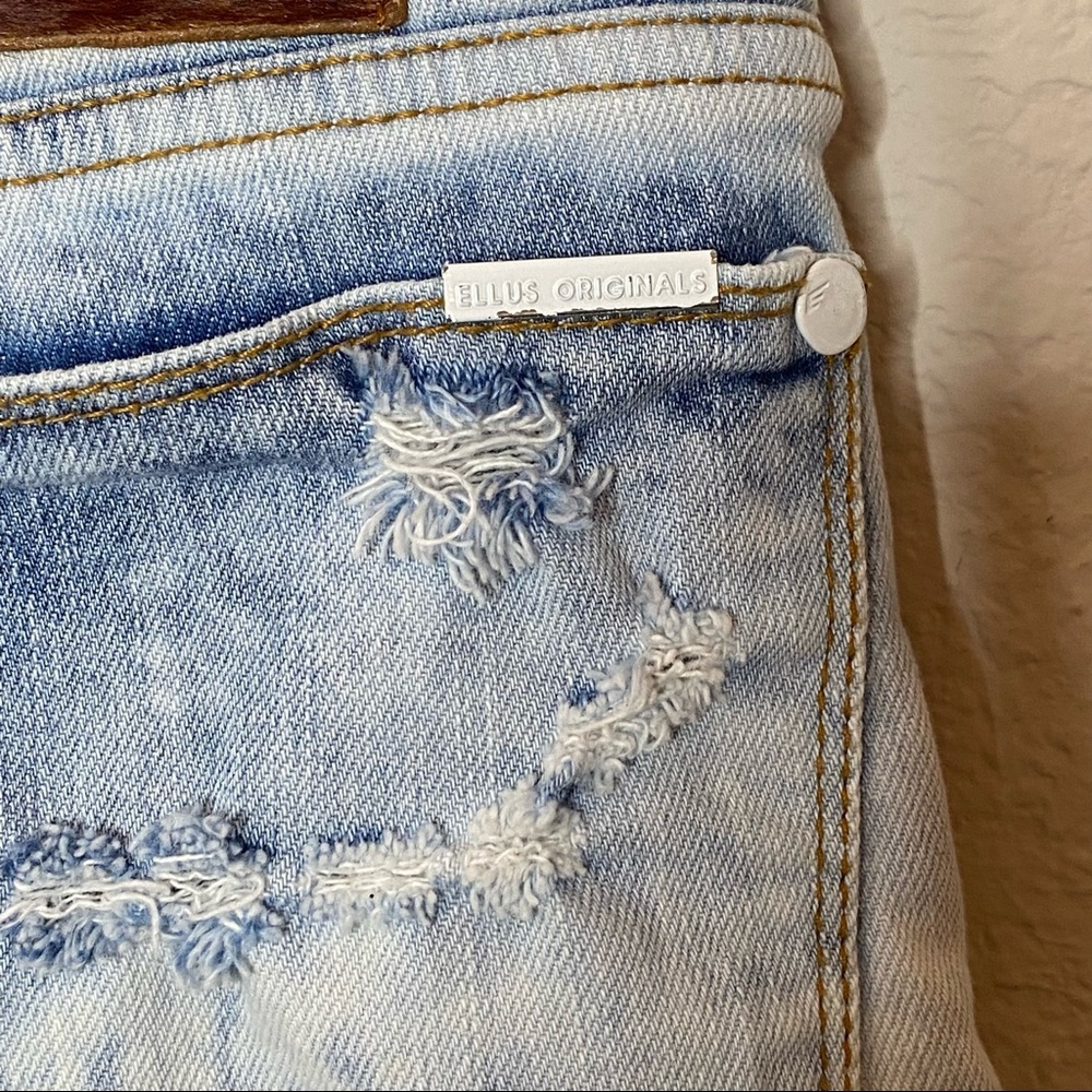 Ellus Originals Brazil Distressed Light Denim Short Size 30 View 4